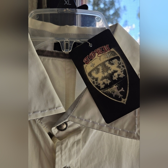 Cream/Off White Button-Up Shirt - Picture 3 of 11